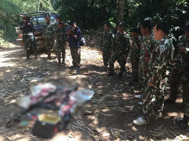 หลักฐานในที่เกิดเหตุ ที่เจ้าหน้าที่กรุมอุทยานแห่งชาติฯ เข้าตรวจพบ