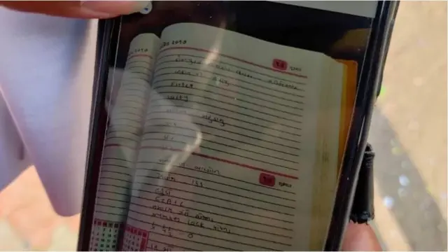 સોશિયલ મીડિયામાં ફરતા થયેલા પ્રશ્નોના આધારે દાવો કરાઈ રહ્યો છે કે પરીક્ષાનું પેપર લીક થયું હતું.