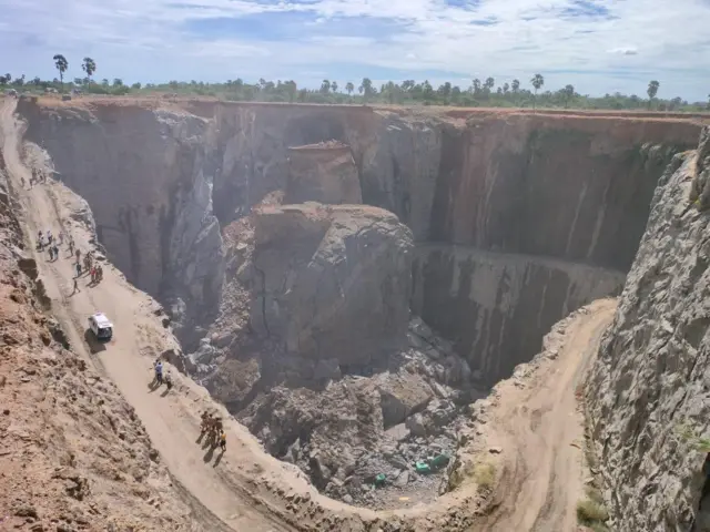 நெல்லை கல் குவாரி