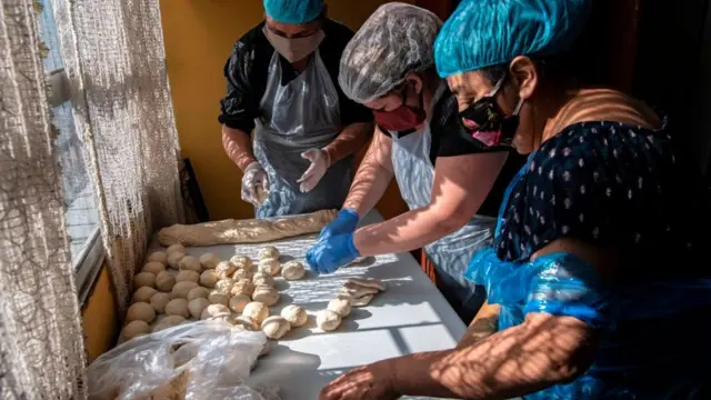 Mujeres cocinando