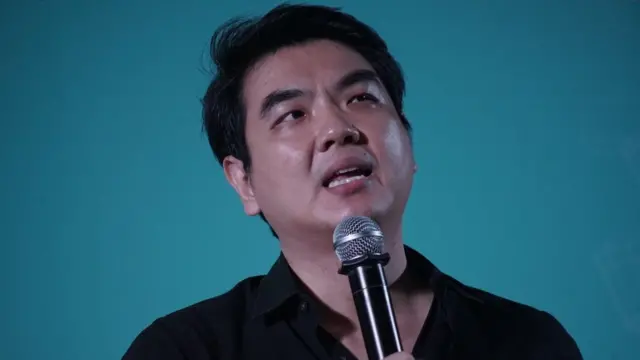 ปิยบุตร แสงกนกกุล