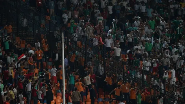 Problèmes dans le public lors du match de la CAN 2019 entre l'Algérie et le Nigeria au stade international du Caire.