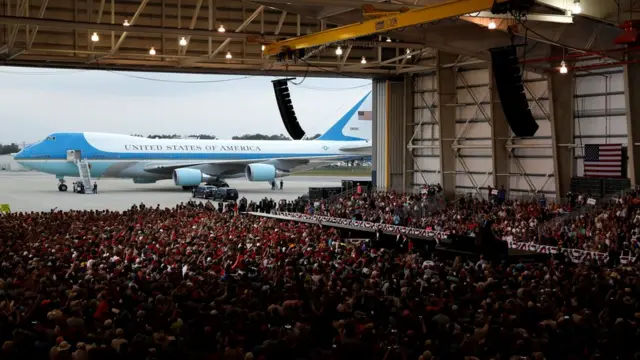 El Air Force One en el aeropuerto de Orlando
