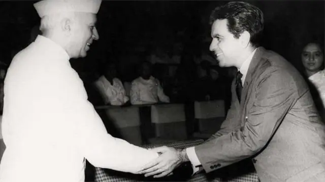 પંડિત જવાહરલાલ નેહરુને દિલીપકુમાર પોતાના આદર્શ માનતા હતા