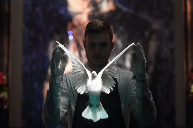 The Incomplete Truth Дем'єна Герста