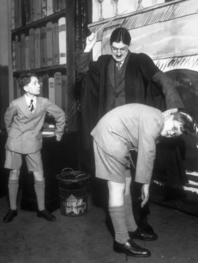 ব্রিটেনের স্কুলে মারধর এখন সম্পুর্ন নিষিদ্ধ।