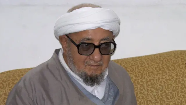 صادق خلخالی از مخالفان سفر چائوشسکو به تهران بود