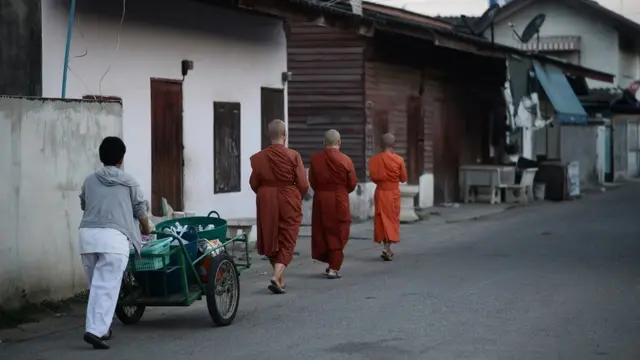 ภิกษุณี