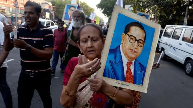 પ્રતીકાત્મક તસવીર