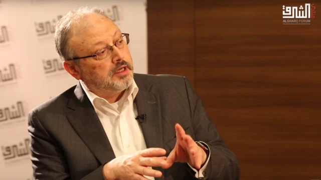 Kaşıkçı'nın Mayıs ayında katıldığı Al Sharq Forum'daki bir röportajında Apple Watch'ının kırmızı tuşu 3. nesil cihaz olduğu görülüyor.