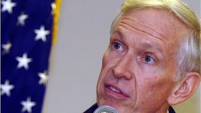 kokraklari bilan oriq tukli