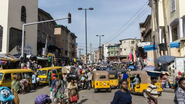 Aarin igboro ilu Eko