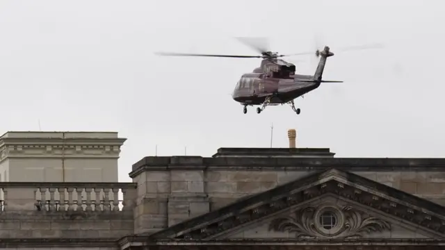 Helikopter iznad Bakingemske palate