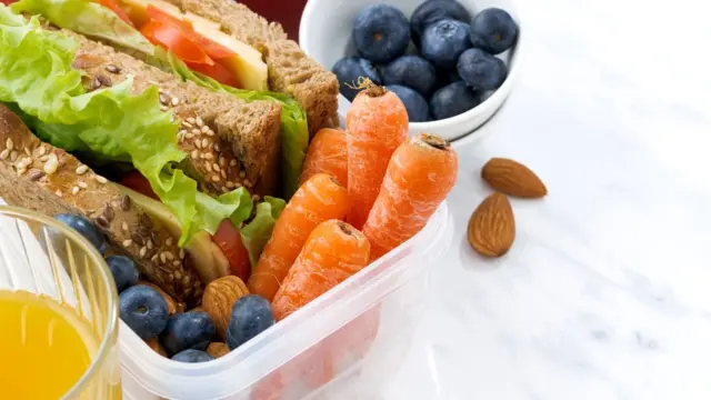 Употреблять в пищу только минимально обработанные продукты - вроде бы разумно. Но только до тех пор, пока это не превращается в навязчивую идею