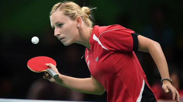 La española Galia Dvorak en un partido de tenis de mesa