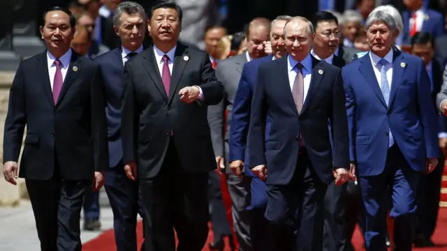 शी जिनपिंग के साथ रूसी राष्ट्रपति पुतिन.