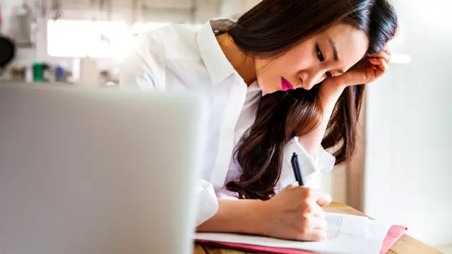 Түштүк Кореяда миллениалдар жеке жашоосу менен жумушунда тең салмактуулук болушун, "кондэнин" алдында азырак отчет берүүнү каалашат