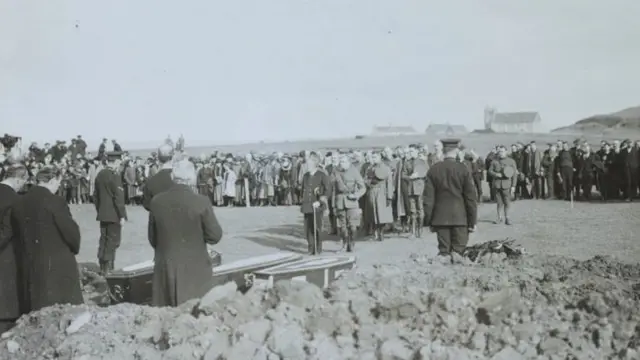 Funeral de las víctimas del Otranto.