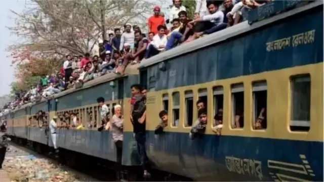 বাংলাদেশে রেল সেবা ও টিকেট বিক্রি নিয়ে যাত্রীদের অনেক অভিযোগ রয়েছে