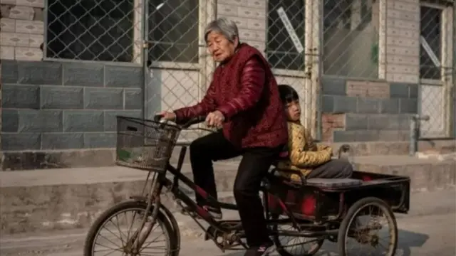 Кытайдын улгайган калкынын саны барган сайын көбөйүп, эмгекке жарамдуу калктан ашып кетиши мүмкүн