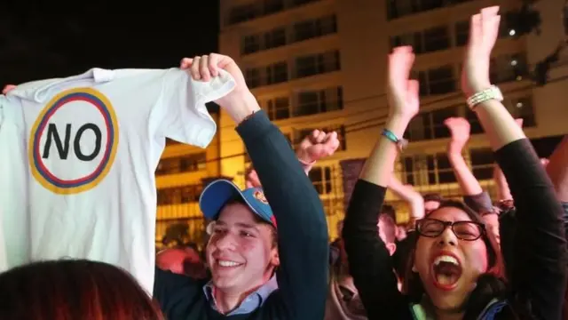 Colombianos celebraron el "no" en domingo.