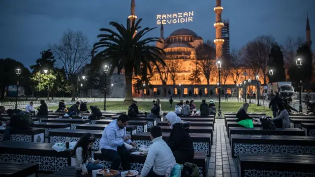 вечер вторника в стамбуле