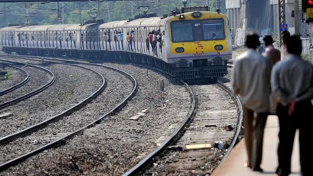 મુંબઈ લોકલ ટ્રેન