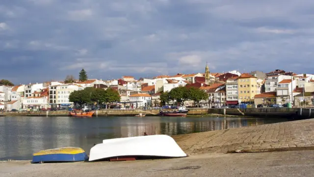 Vista del pueblo de Rianxo.