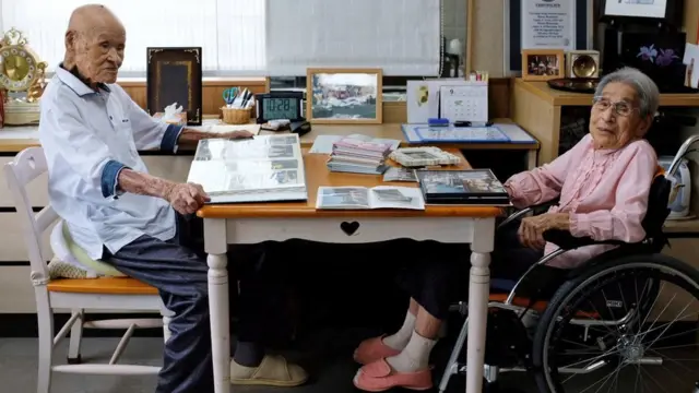 Pasangan suami istri tertua di dunia ini tinggal di panti jompo di Takamatsu, Kagawa.