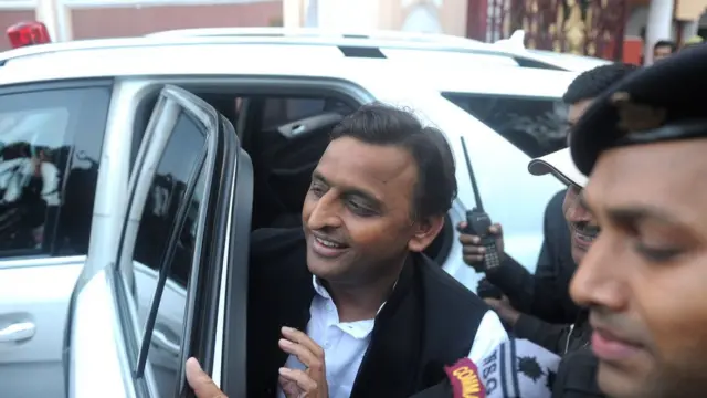 اکھیلیش یادو