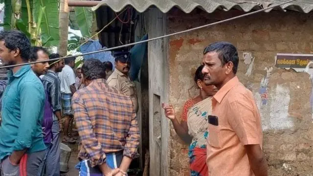 கைது செய்ய கவிதாஸ் வீட்டுக்குச் சென்ற போலீசார்.