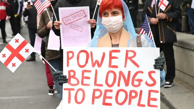 Протестующие в Тбилиси 18 ноября 2020 года