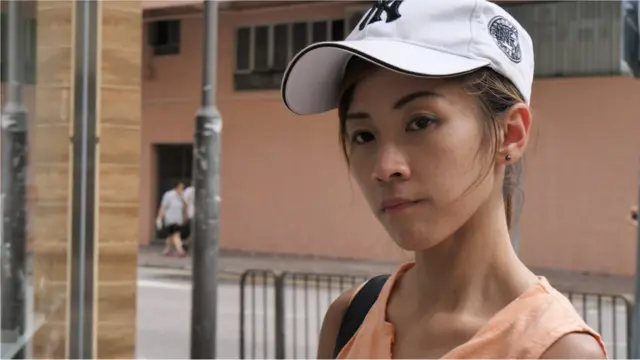 小珠喜欢逛五金行，看有什么零件玩。