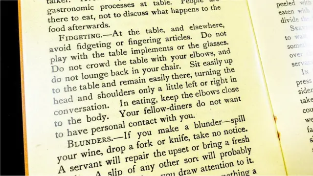 La bougeotte a souvent été considérée comme un signe de manque de savoir-vivre, comme l'indique ce passage du livre Etiquette in Everyday Life, publié dans les années 1920.
