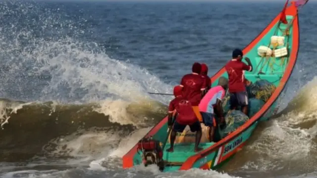 தமிழக மீனவர்கள் மீது தாக்குதல்