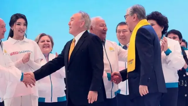 Нурсултон Назарбоев 2019 йили истеъфосини эълон қилган, Тоқаев президент этиб сайланган