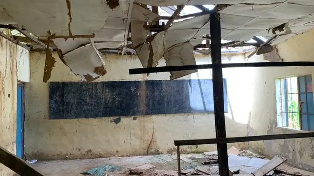 Shekara guda kenan da iska ya yaye rufin makarantar