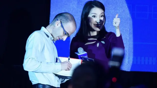 Yuval Noah Harari Lectures ở Hàng Châu