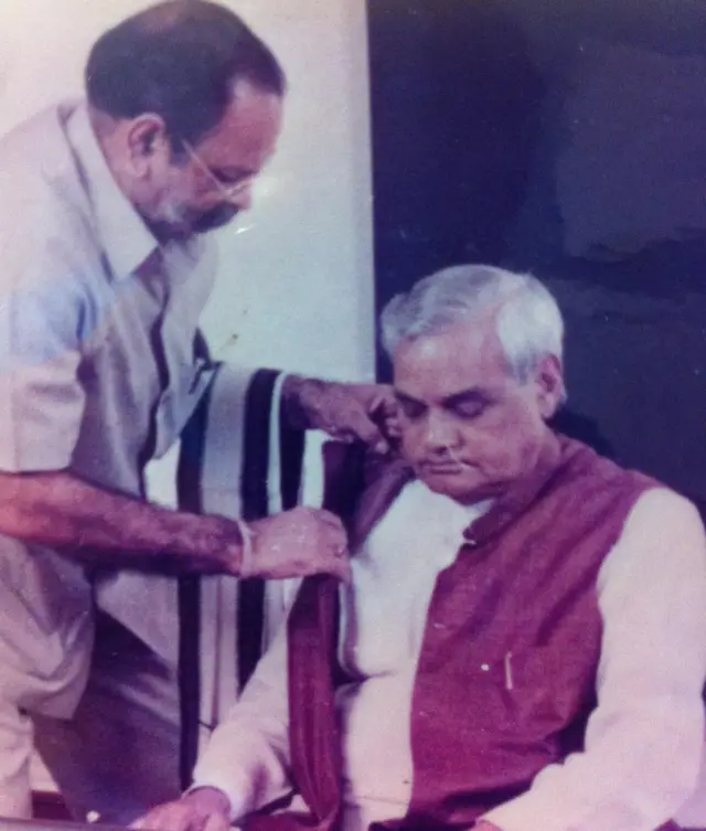 अटल बिहारी वाजपेयी के साथ शिव कुमार