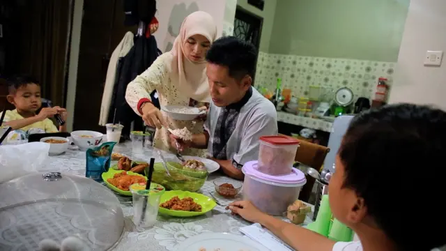 Delianur dan keluarga