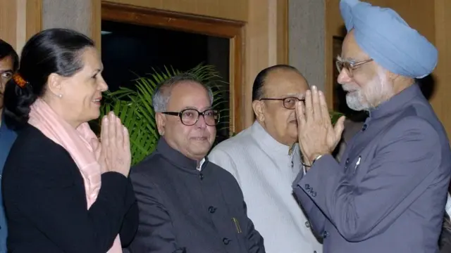 प्रणब मुखर्जी , सोनिया गांधी, मनमोहन सिंह