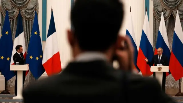 макрон, путін