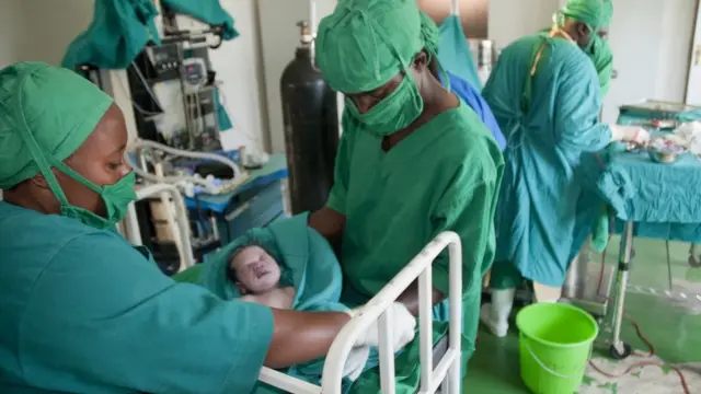 Le nombre de naissance par césarienne est passé de 12% à 21% entre 2000 et 2015.