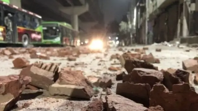 டெல்லி வன்முறை : காணொளியில் உள்ள காவல் துறையினருக்கு என்ன ஆனது ?