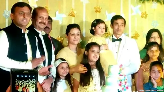 अखिलेश और मुलायम सिंह का परिवार