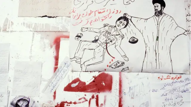 هنوز شعارهای ضد شاه بر دیوارهاست که به مخالفین رهبران اسلامی تازه به قدرت خزیده می پیوندم