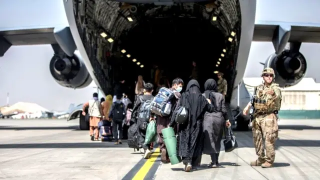 विमान में सवार लोग