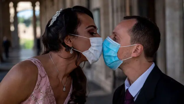 రొమాంటిక్ జీవితం