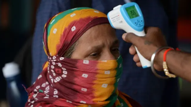 Contrôle de la température des femmes en Inde