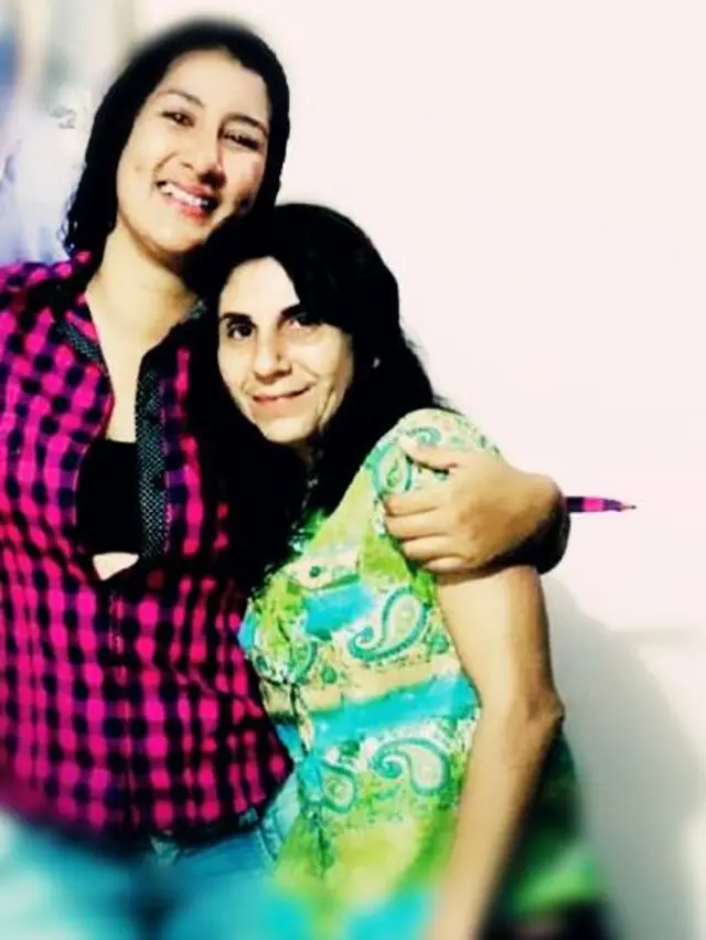 Dora Lilia Gálvez con su sobrina Daniela Gálvez